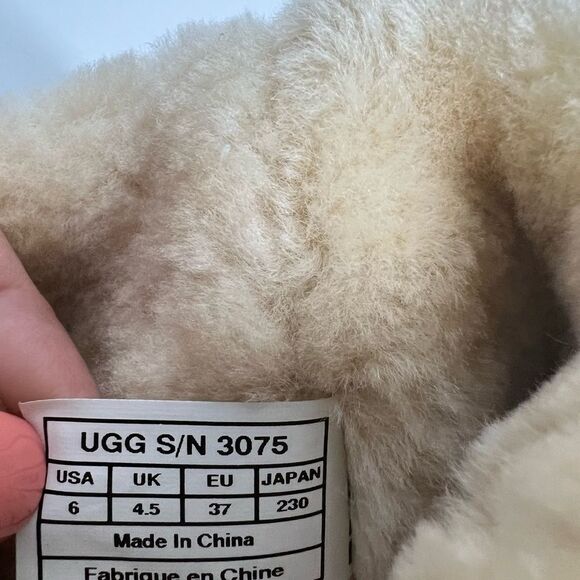 SUPER RARE UGG AUSTRALIA DELAINE DISTRESSED DENIM  SHEARLING FUR BOOT Size 6 - Picture 8 of 12